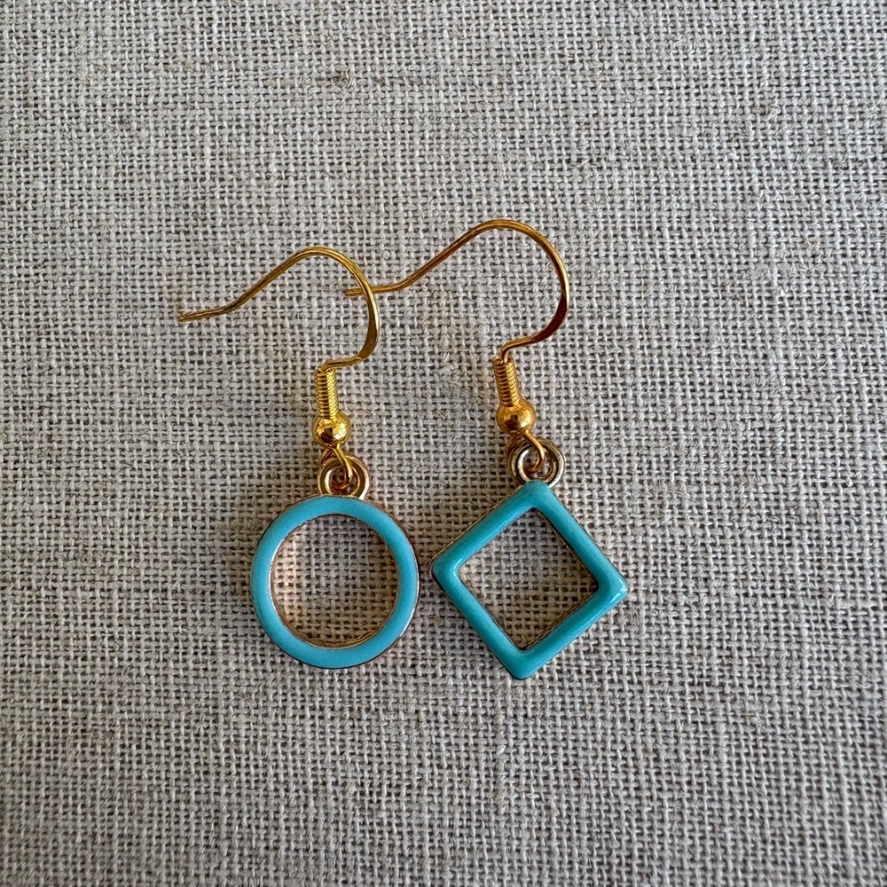 New Handcrafted 14k Gold Plated “Geometric Duo” Earrings 🔵⚪✨